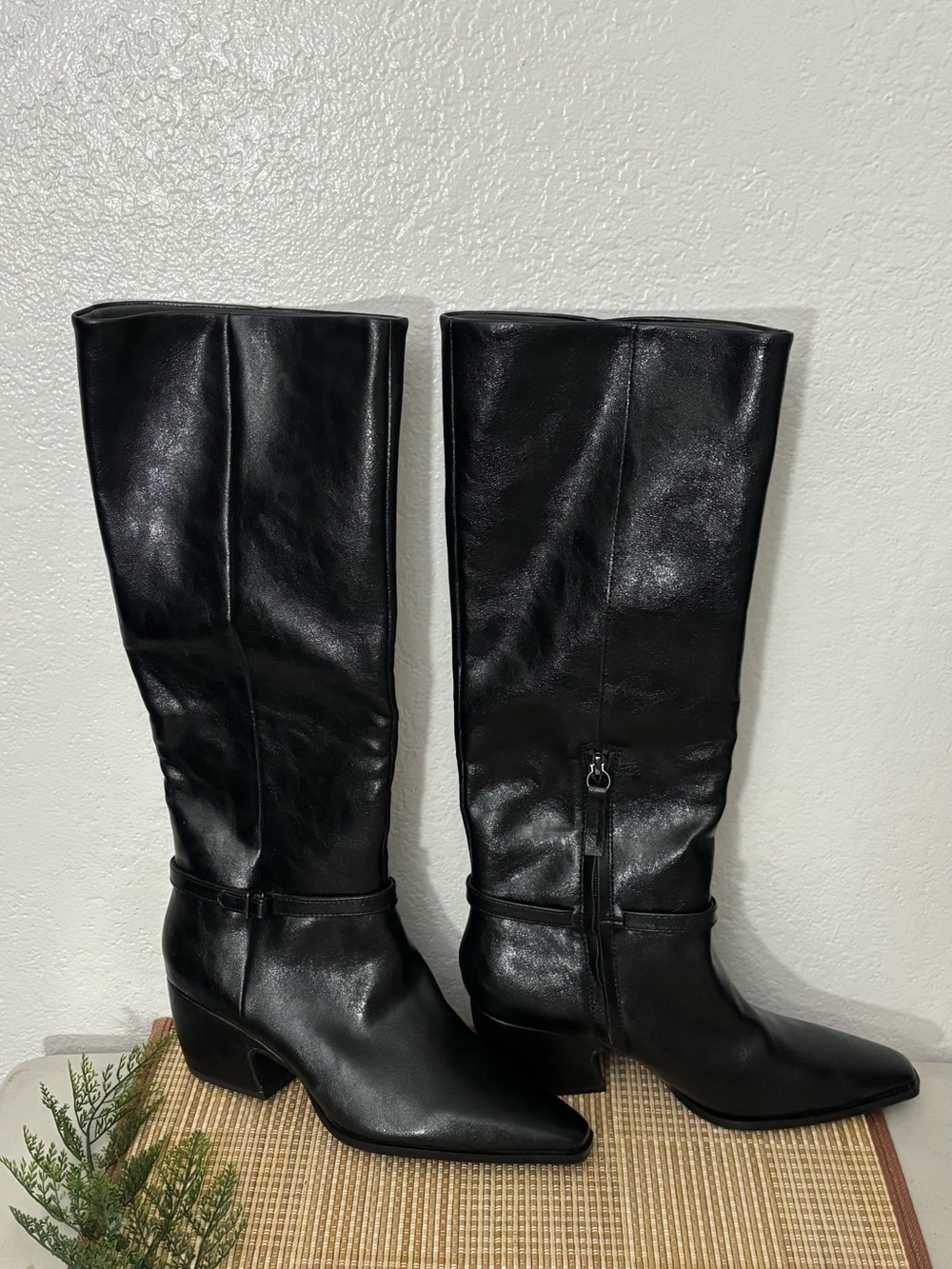 Franco Sarto Woman VANESHA Knee High Boot Size: 9M